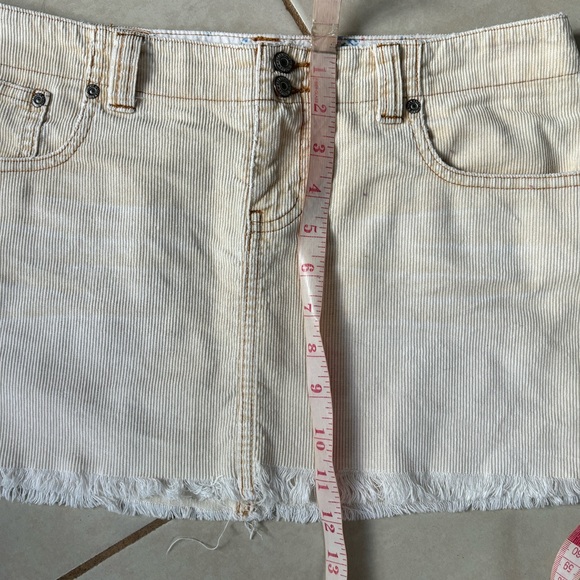 Abercrombie & Fitch corduroy raw hem beige low waist mini skirt - Picture 8 of 8